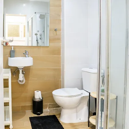 In Campo De Ourique Apartment *